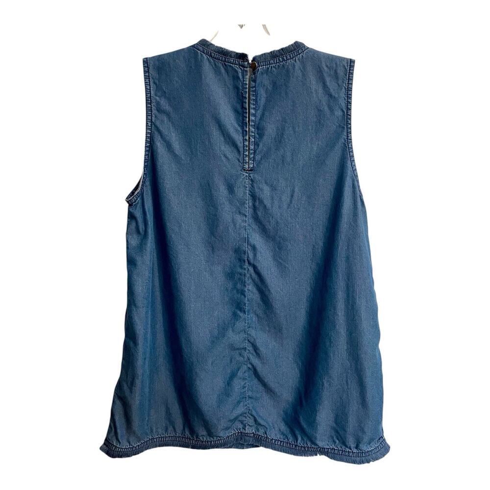Banana Republic Blouse Women Small Blue Sleeveless Chambray Denim Fringe Trim - Picture 2 of 8